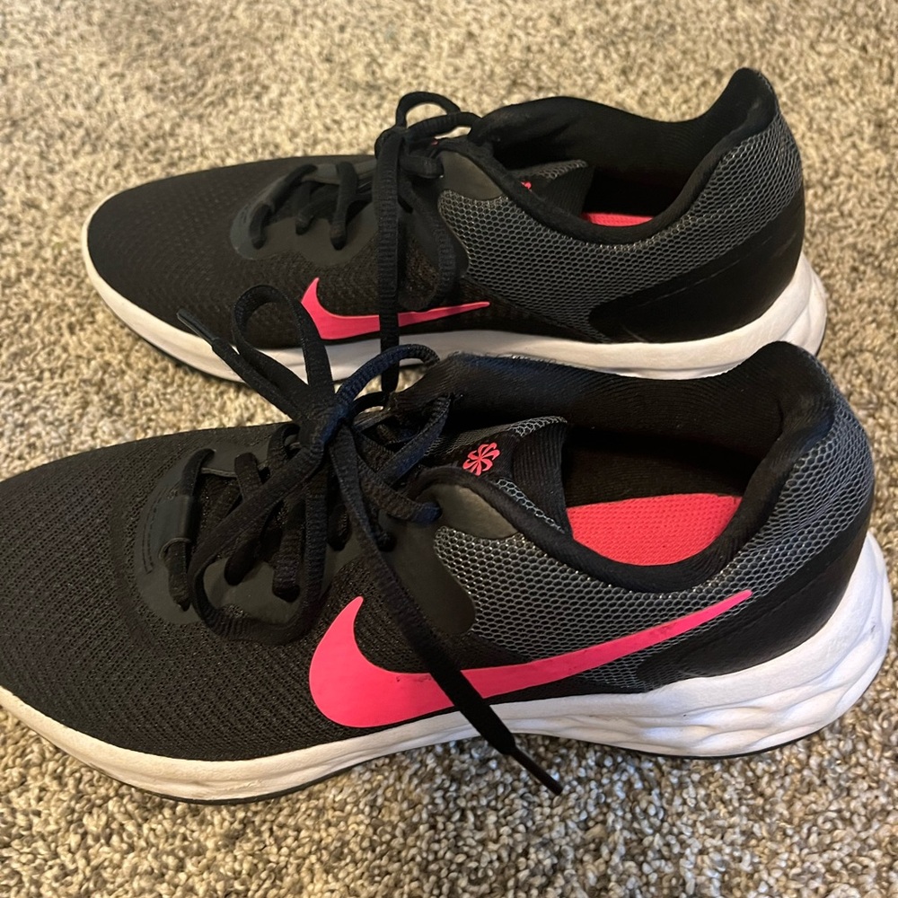NIKE training shoes - pink and black